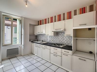 Appartement - 75 m² - 3 pièces