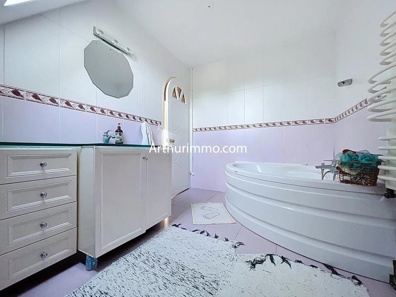 Maison - 190 m² - 6 pièces