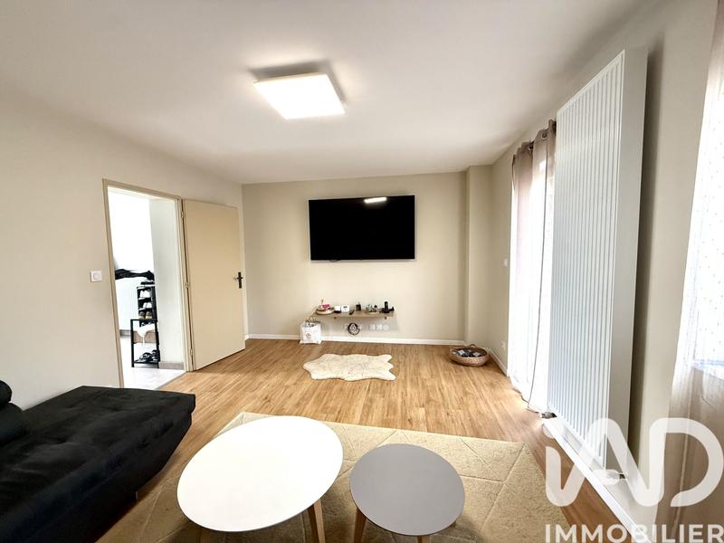 Maison - 241 m² - 7 pièces