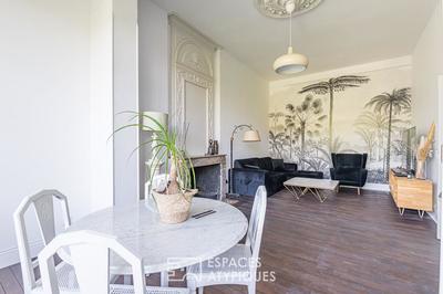 Maison bourgeoise - 250 m² - 8 pièces