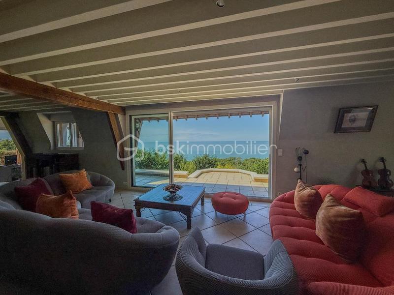 Propriété - 340 m² - 9 pièces