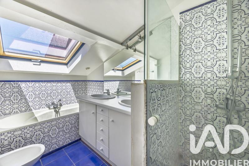 Maison - 203 m² - 6 pièces