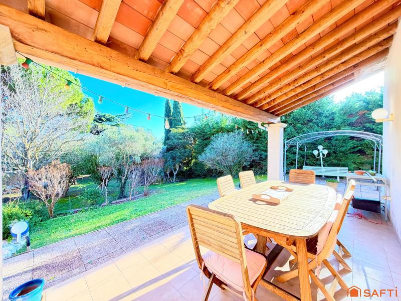 Villa - 232 m² - 6 pièces