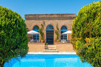 Maison - 740 m² - 17 pièces