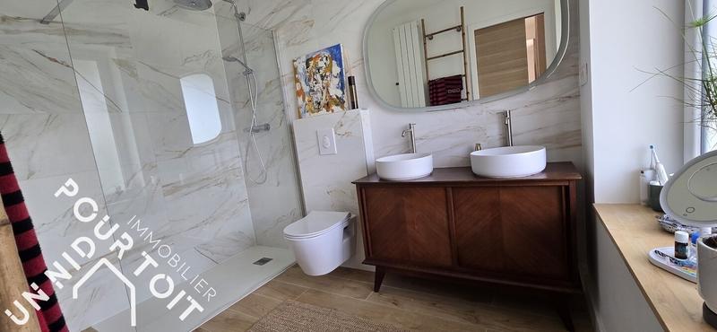 Maison - 179 m² - 7 pièces