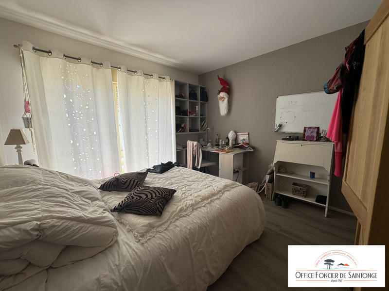 Maison traditionnelle - 240 m² - 8 pièces