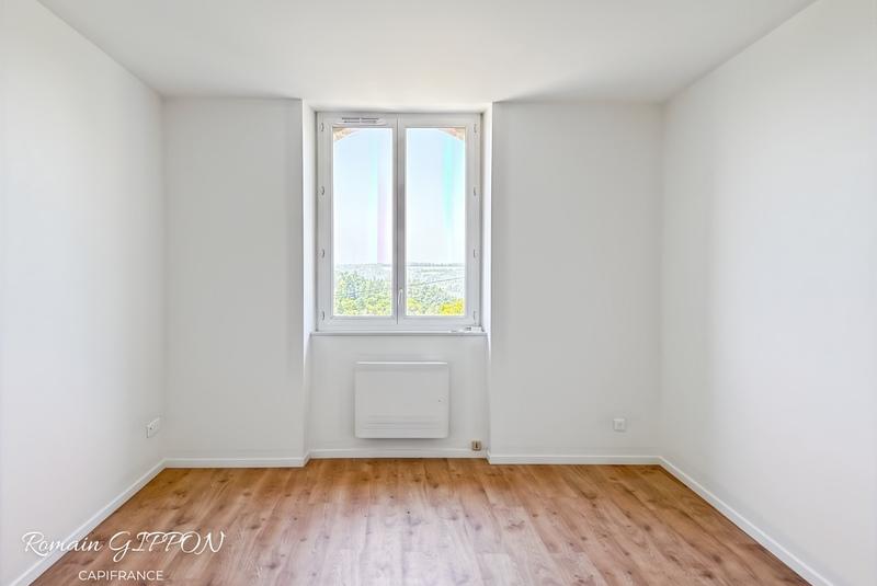 Maison - 215 m² - 9 pièces
