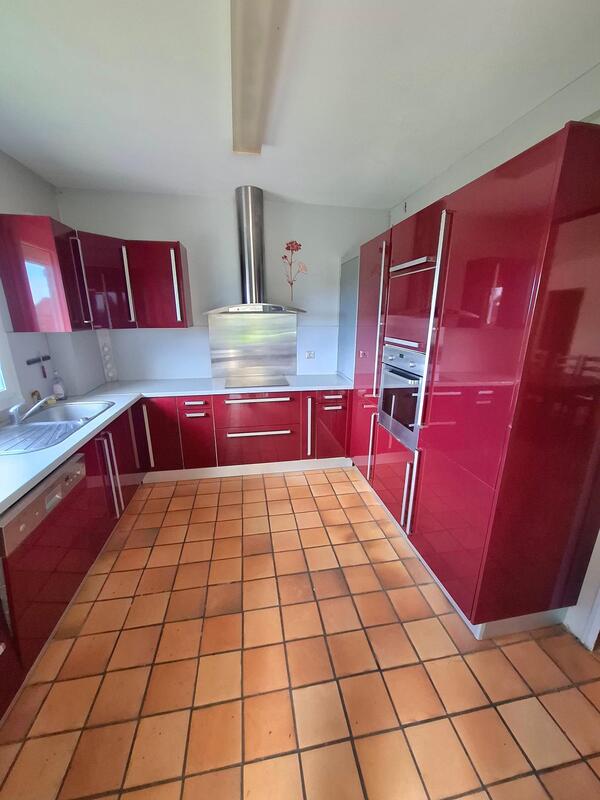 Maison - 200 m² - 9 pièces