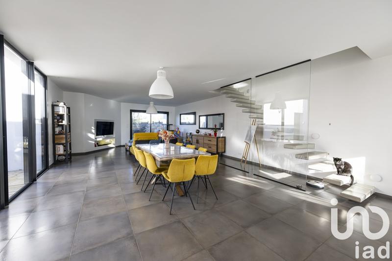 Maison - 165 m² - 6 pièces