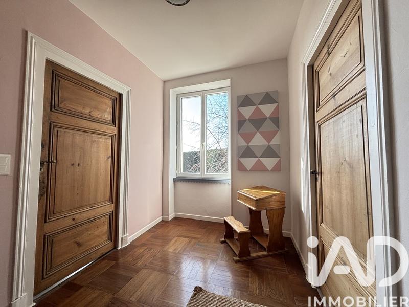 Maison - 451 m² - 12 pièces
