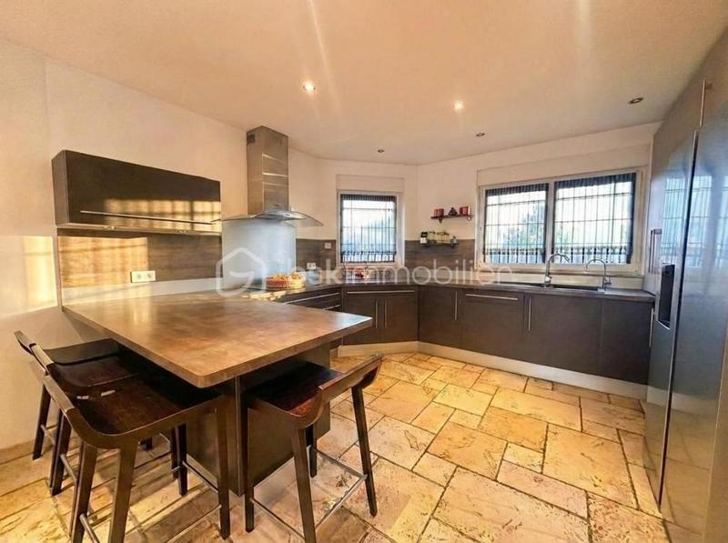 Maison - 150 m² - 6 pièces