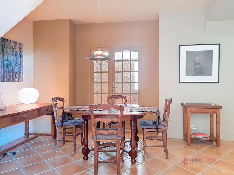 Maison - 230 m² - 6 pièces