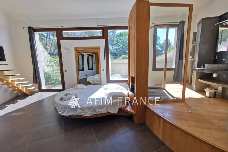 Villa - 300 m² - 5 pièces