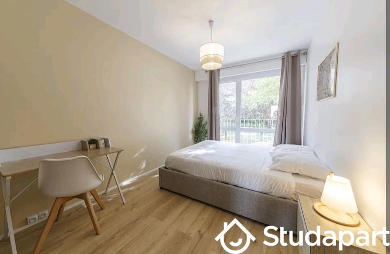 Chambre - 14 m² - 1 pièce