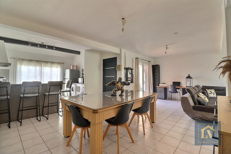 Villa - 99 m² - 4 pièces