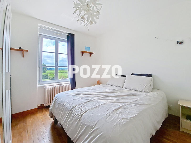 Maison - 216 m² - 7 pièces