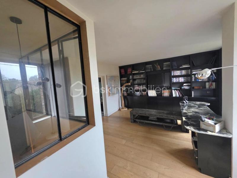 Maison traditionnelle - 189 m² - 8 pièces