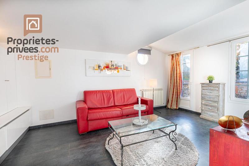 Maison - 305 m² - 10 pièces