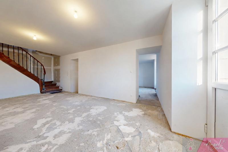 Maison - 250 m² - 8 pièces