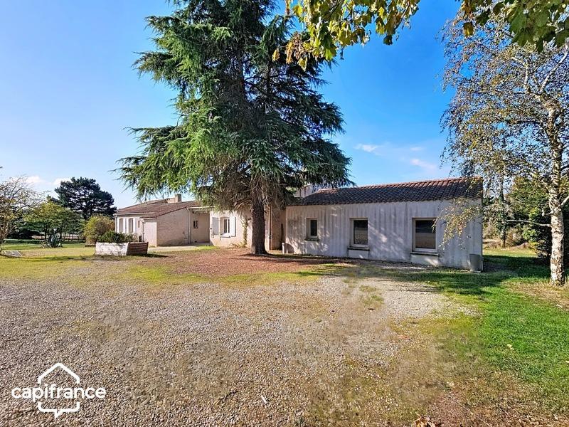 Maison - 449 m² - 18 pièces