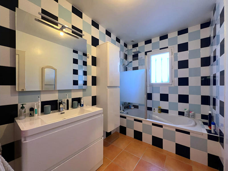 Maison - 87 m² - 6 pièces