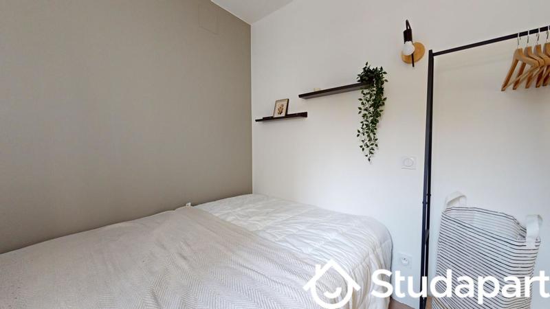 Chambre - 11 m² - 1 pièce