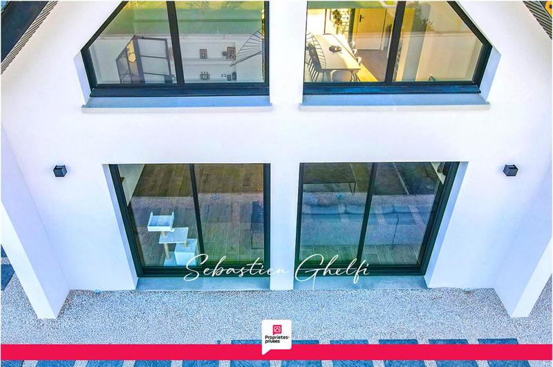 Maison - 182 m² - 8 pièces