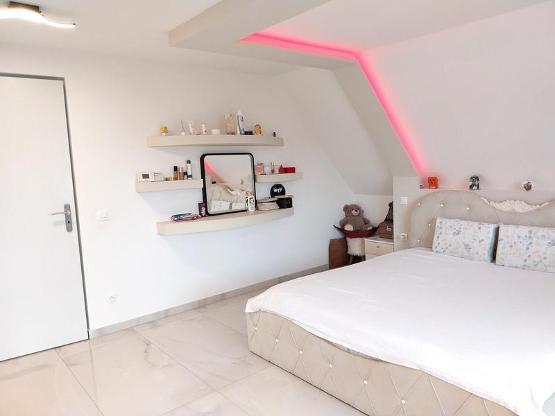 Maison - 220 m² - 10 pièces