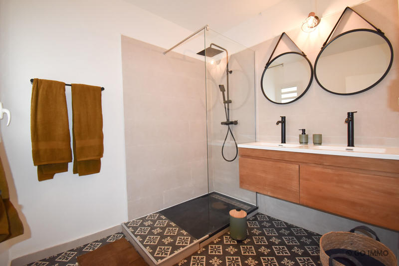 Appartement - 90 m² - 5 pièces