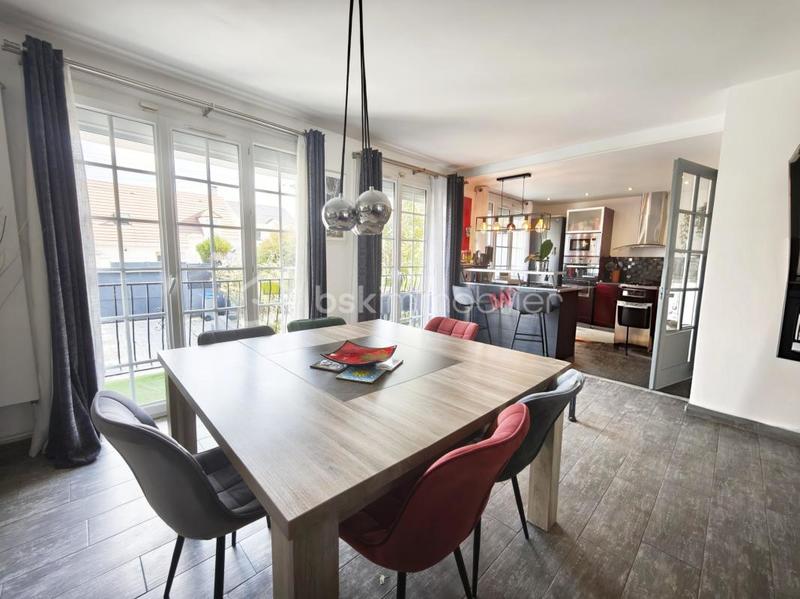 Maison - 140 m² - 5 pièces