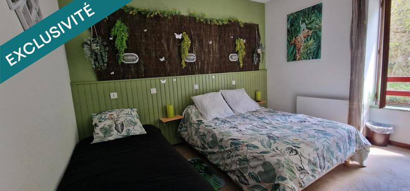 Local commercial - 1 005 m² - 35 pièces