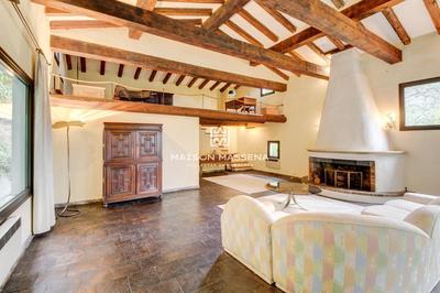 Propriété - 600 m² - 14 pièces