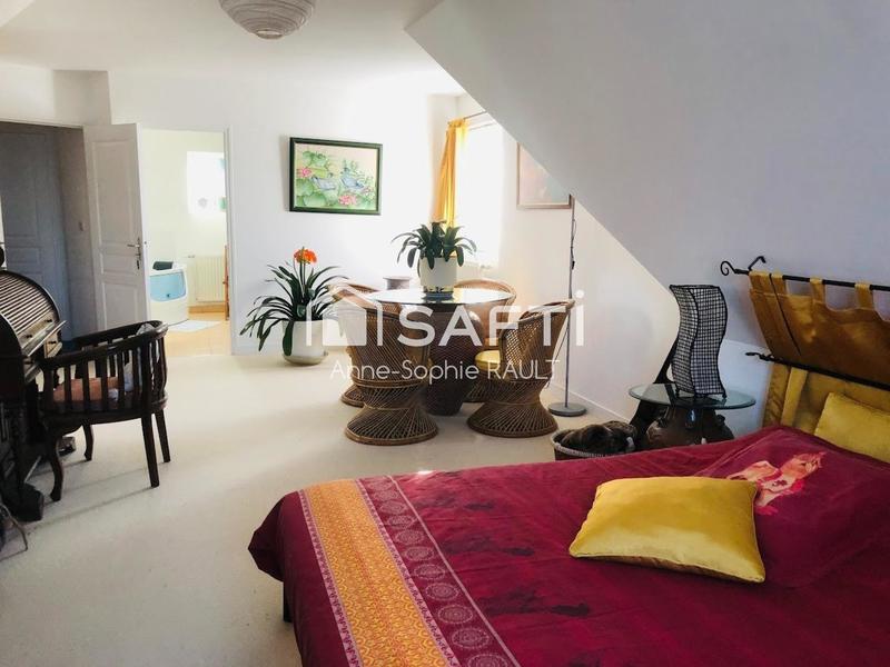 Maison - 254 m² - 9 pièces