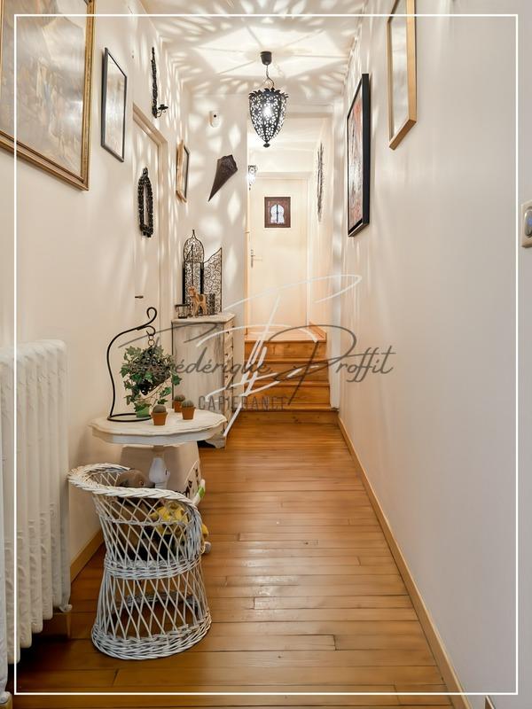 Maison - 210 m² - 5 pièces