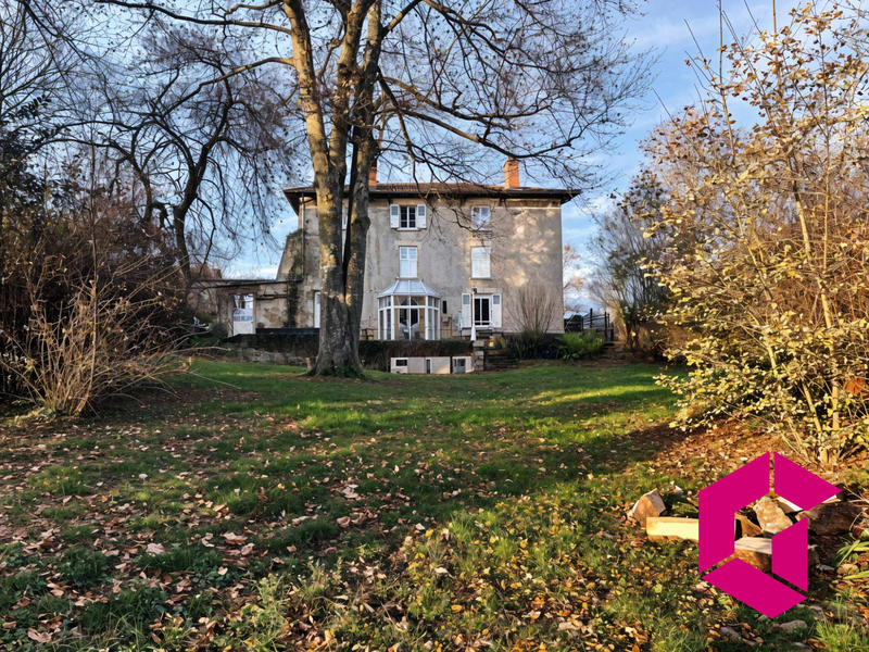 Maison - 340 m² - 6 pièces