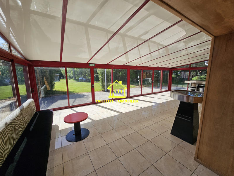 Maison - 1 000 m² - 30 pièces