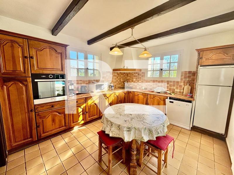 Maison - 205 m² - 7 pièces