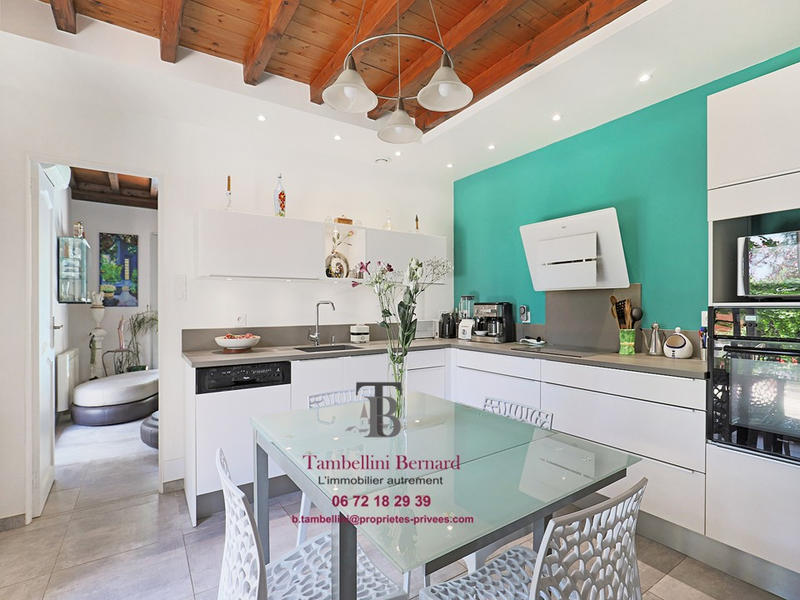 Demeure - 185 m² - 7 pièces