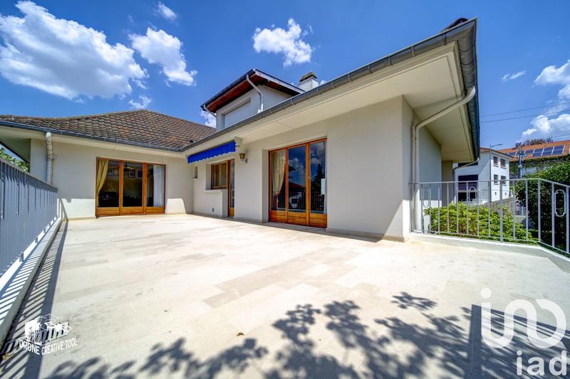 Maison - 200 m² - 8 pièces