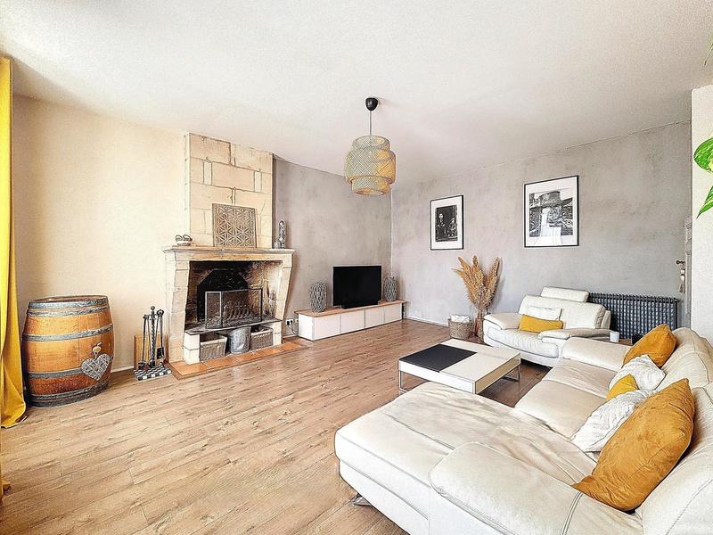 Maison - 215 m² - 8 pièces