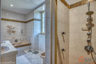 Maison - 180 m² - 5 pièces