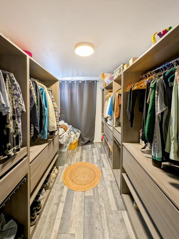 Maison - 255 m² - 8 pièces