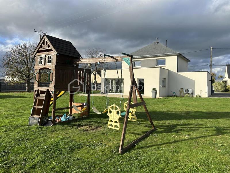 Maison - 121 m² - 5 pièces