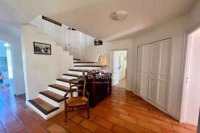 Maison - 232 m² - 8 pièces