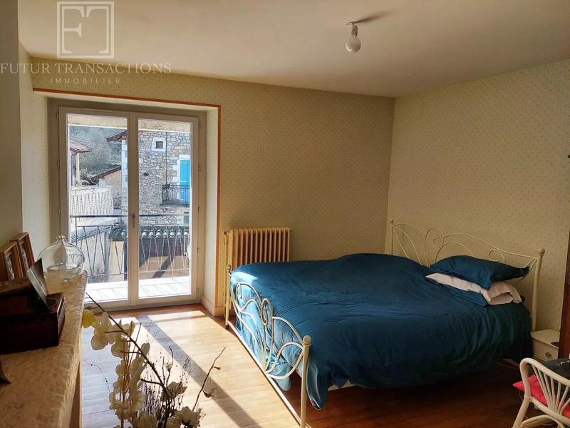 Maison - 110 m² - 6 pièces