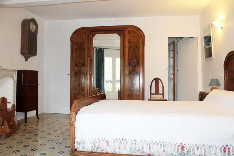 Maison - 180 m² - 9 pièces