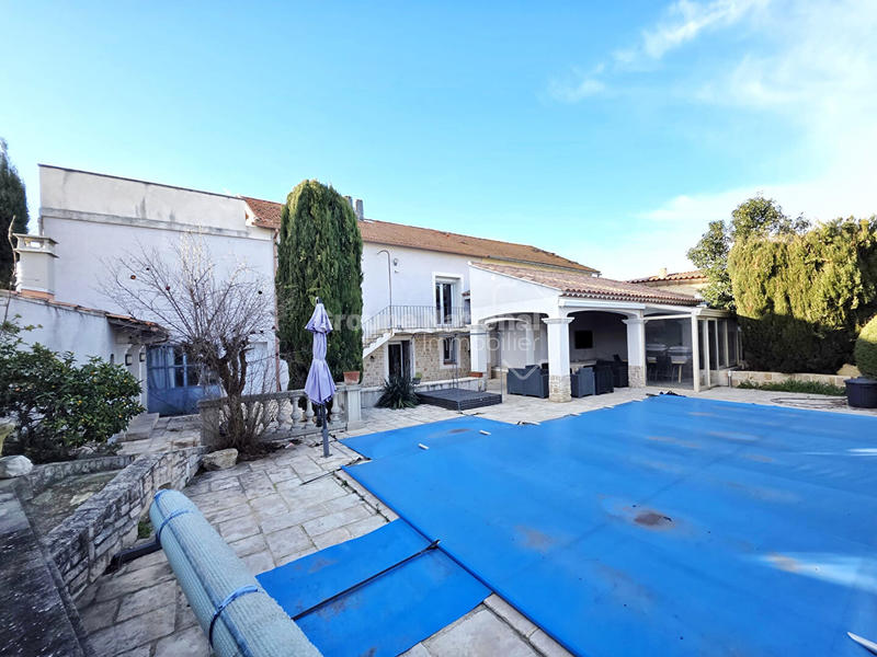 Maison - 208 m² - 6 pièces