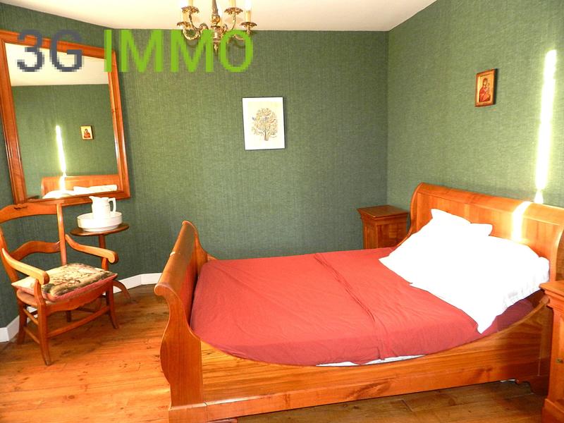 Maison - 230 m² - 10 pièces