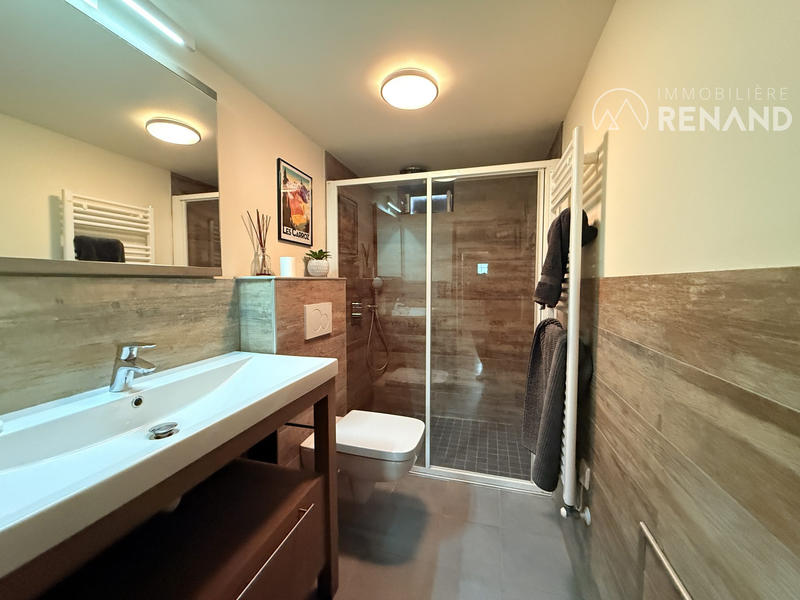 Châlet - 180 m² - 9 pièces