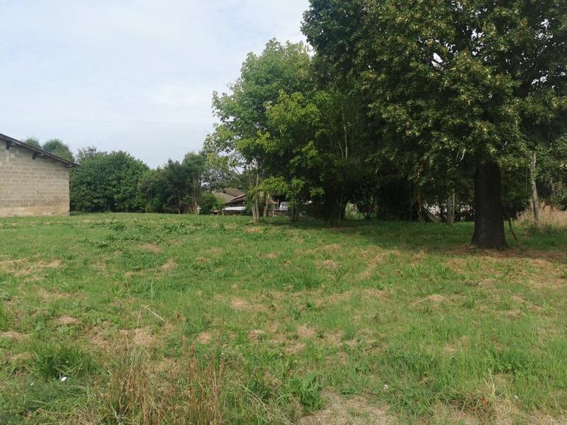 Terrain constructible - 1 500 m²